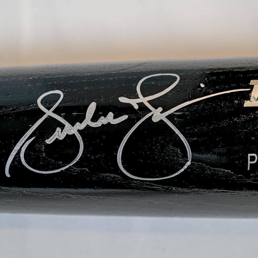 Andruw Jones Atlanta Braves Autographed Bat Rawlings Big Stick Black - 34 Inch Bat - Silver Ink (1 of 10)