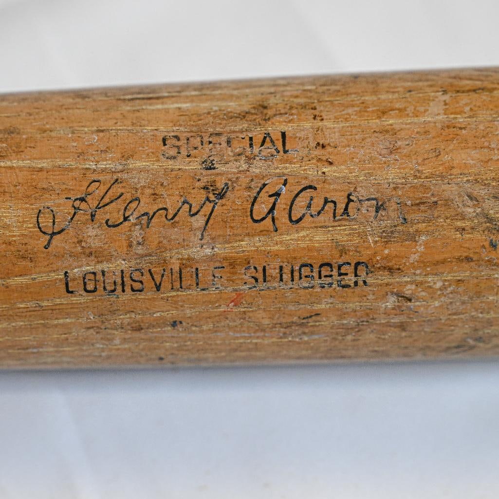Hank Aaron Atlanta Braves HillerRich & Bradsby Henry Aaron Special - 34 Inch Bat (1 of 10)