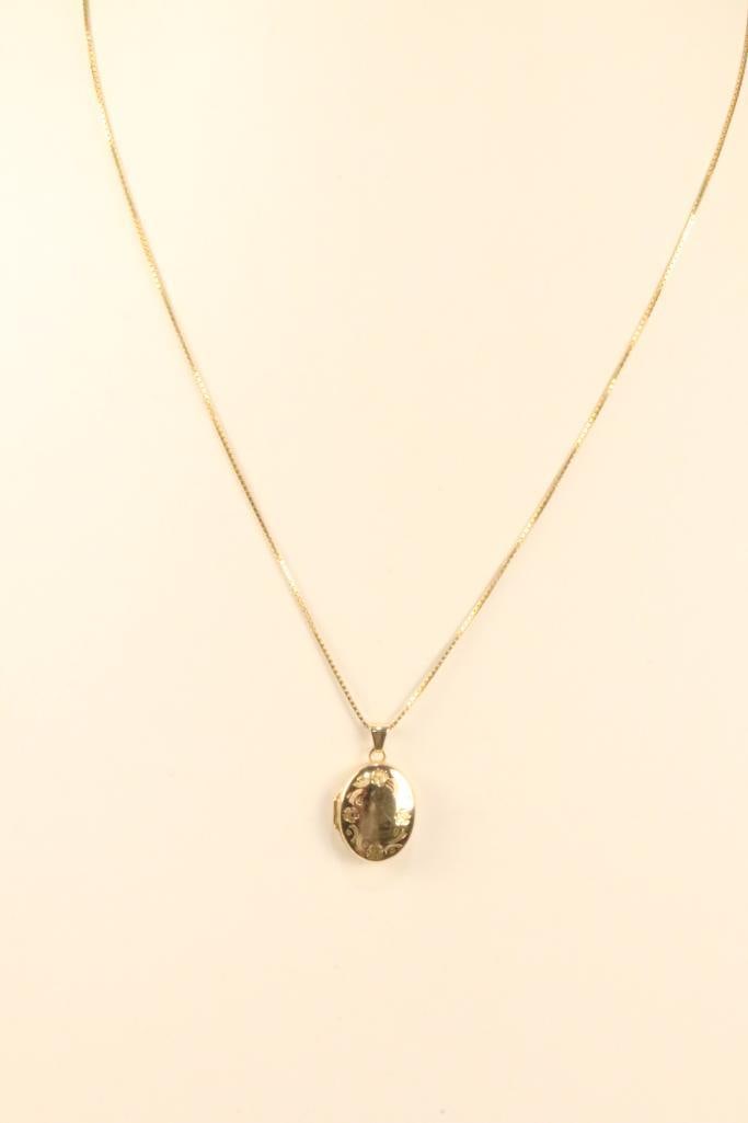 14kt Gold Locket Necklace 3.1grams (1 of 4)