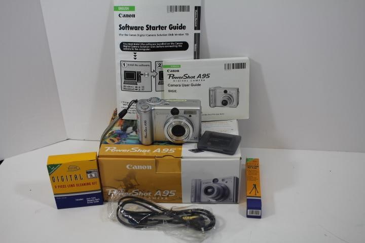 CANON POWERSHOT DIGITAL CAMERA (1 of 4)