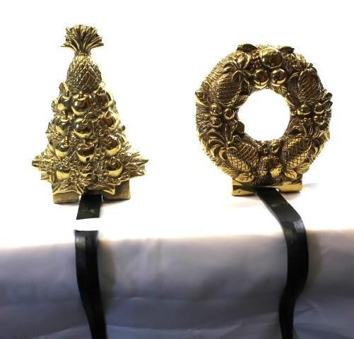 LOT OF 2 VIRGINIA METALCRAFTERS "WILLIAMSBURG' BRASS STOCKING HOLDERS (1 of 5)