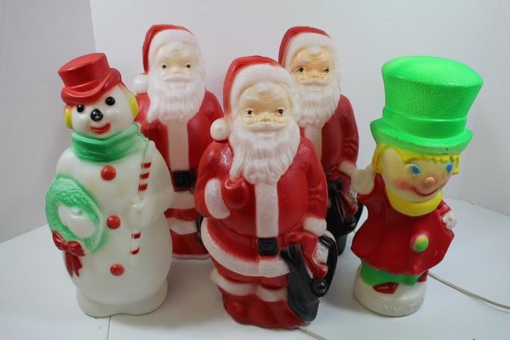 Vintage Electric Blow Mold of 3 Smaller Santas, toy soldier and snowman (1 of 6)