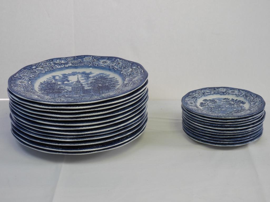 lot of 24 assorted size plates Liberty Blue Independence Hall & Monticello Colonial Scenes printed (1 of 6)