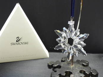 1998 Swarovski Crystal Ornament Annual snowflake ornament in the box