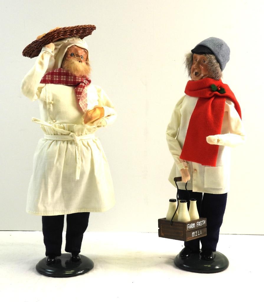 NEW Old stock Lot of 2 Byers Choice Ltd. Carolers, 1992: Lot of 2 handmade, SIGNED Victorian carolers including milkman and baker, approximately 13.5" tall
