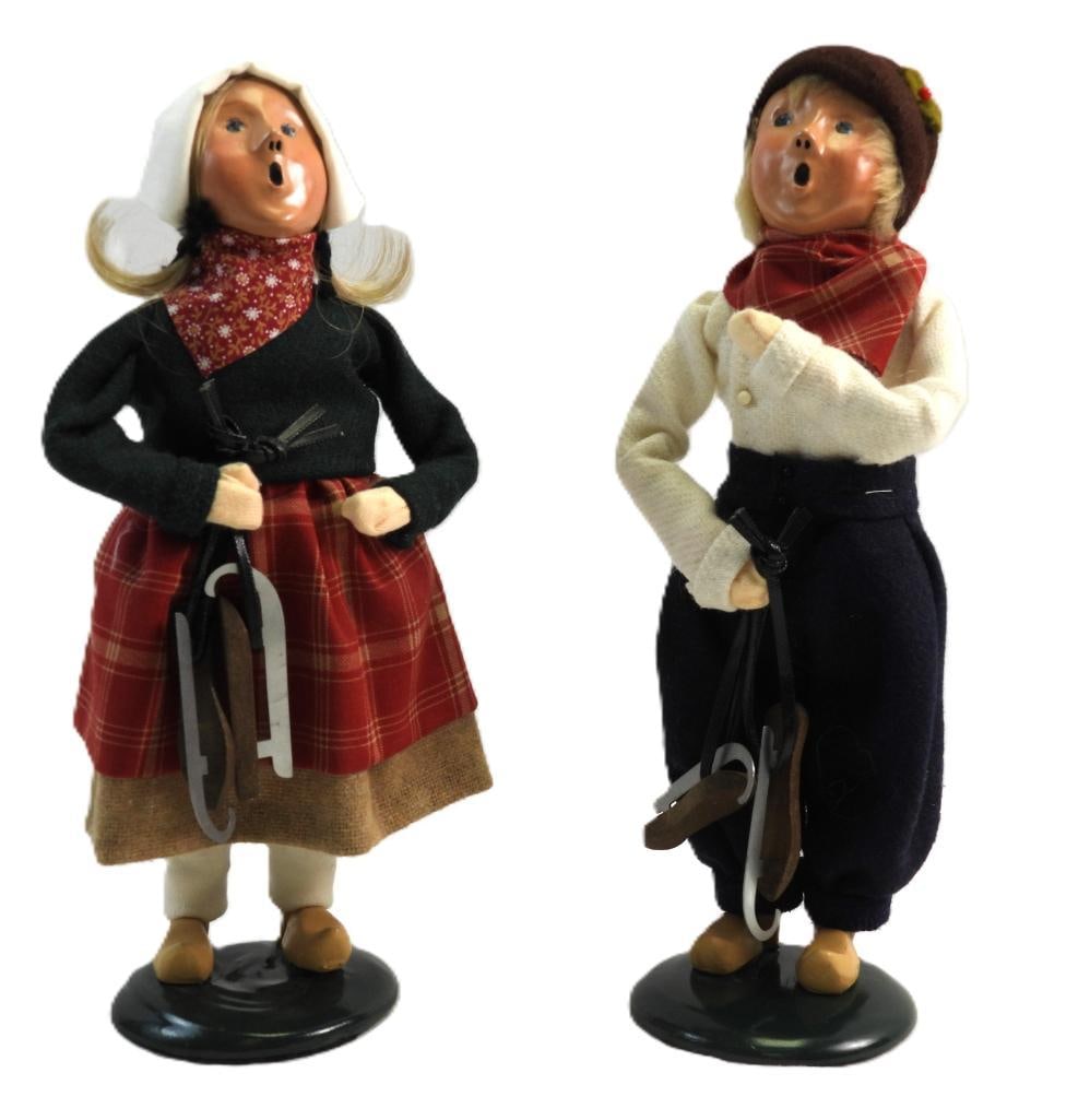 NEW Old stock Lot of 2 Byers Choice Ltd. Caroler Children, 1992: Lot of 2 handmade, SIGNED Victorian caroling Dutch children couple, 9.5" tall