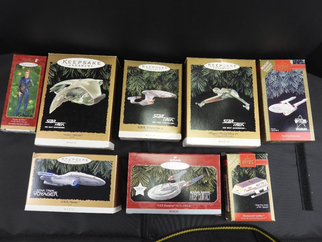 Lot of 13 Hallmark Collectable Ornaments, Star Wars Theme (1 of 13)