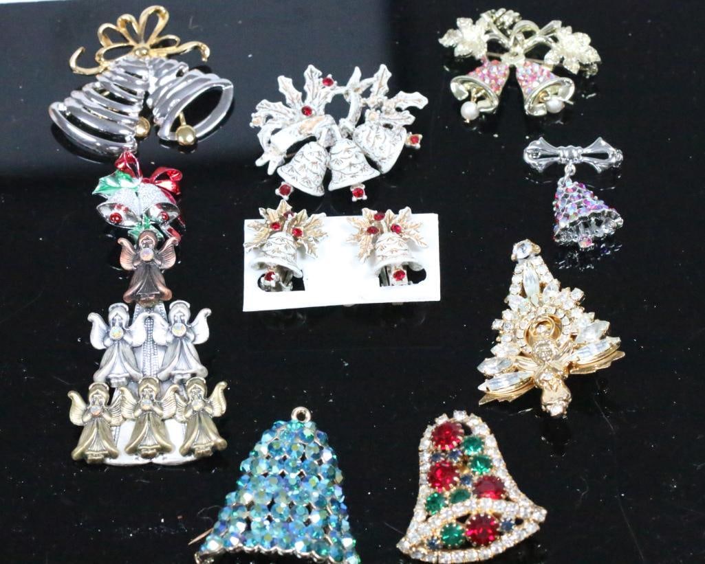 Lot of 11 Vintage Signed Christmas Brooches Jewelry DODDS DODDZ Brooch earrings set, FL Christmas (1 of 15)