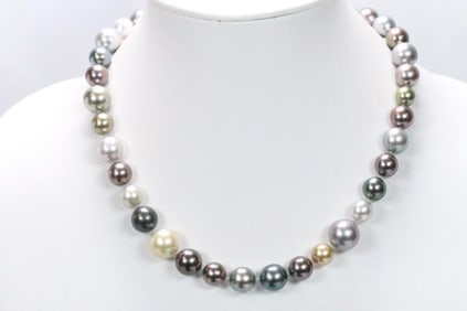 NEW 18kt Gold Diamond Cultured Pearl 10mm to 14mm Necklace in the box