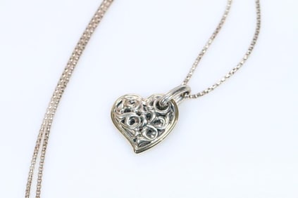 Charles Krypell Sterling Silver and 14KT gold filigree heart pendant necklace. 9.6 grams.