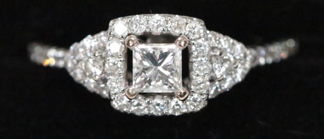 14KT White Gold 1.14 Carat Mined Natural Diamond Ring 3.4 grams.
