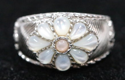 NEW Judith Ripka Sterling Silver and Mother of Pearl Daisy Flower Ring, Signed sz 8
