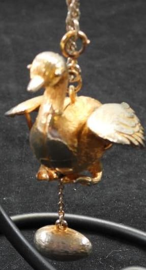 Vintage Jewelry Hattie Carnegie Mechanical Goose Gold tone Pendant Necklace articulating (1 of 5)