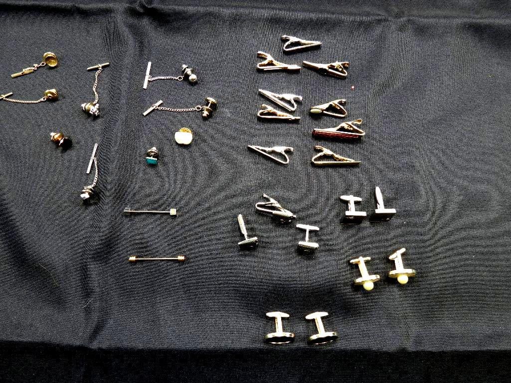 Vintage Jewelry Lot of 24 Tie clips, cufflinkks, tieclip cufflink set: Onyx color, pearls, natural stones jasper and ,more. Greaat lot