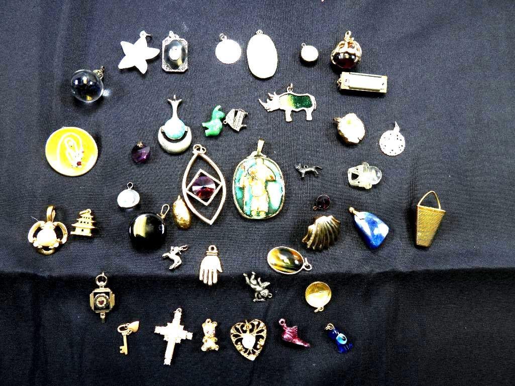 Vintage Jewelry Lot of 42 Pendants and charms: Charm with enamel reads THE SENIOR HIGH SCHOOL OF READING PENN 1852. Pluos assorted 40 pendants in cermaic, onyx tiger eye, acrylic enamel bone, turquoiuse, rhiestones, pagoda charm. GREAT LOT!