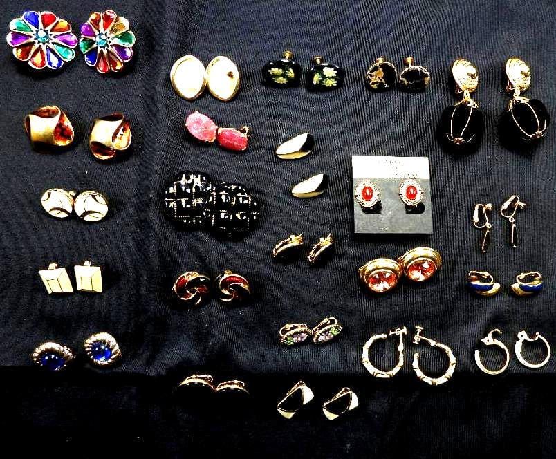 Vintage Jewelry Lot of 23 Pair Clip Earrings Signed, Monet, Trifai, Eva Graham, Goldette (1 of 7)