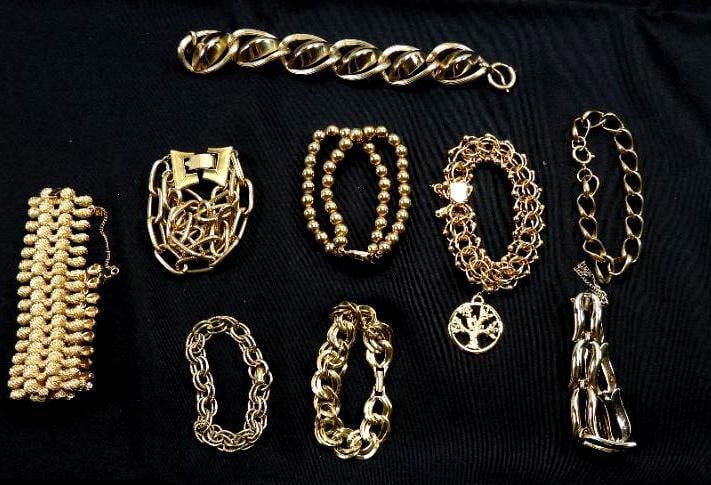 Vintage Jewelry Lot of 9 Fabulous gold tone unsigned and signed bracelets Monet Napier (1 of 6)