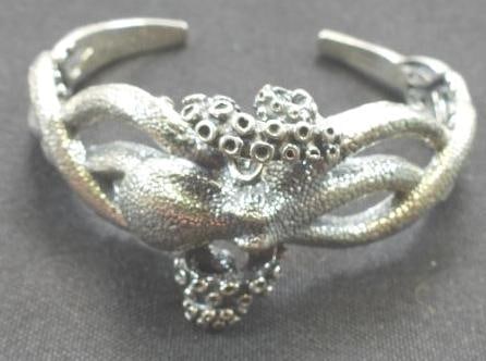 Vintage KABANA Singed Fabulous Sterling Silver Octopus cuff bracelet (1 of 4)