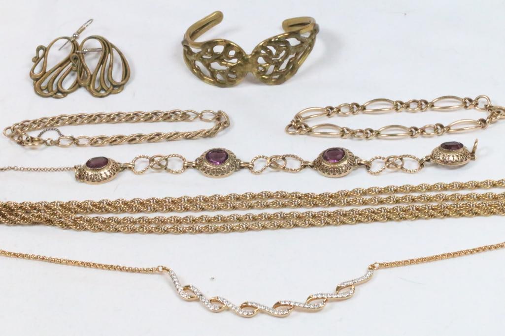 Lot of (6) Costume Gold filled and gold tone Necklace, bracelets and earrings. (1 of 14)