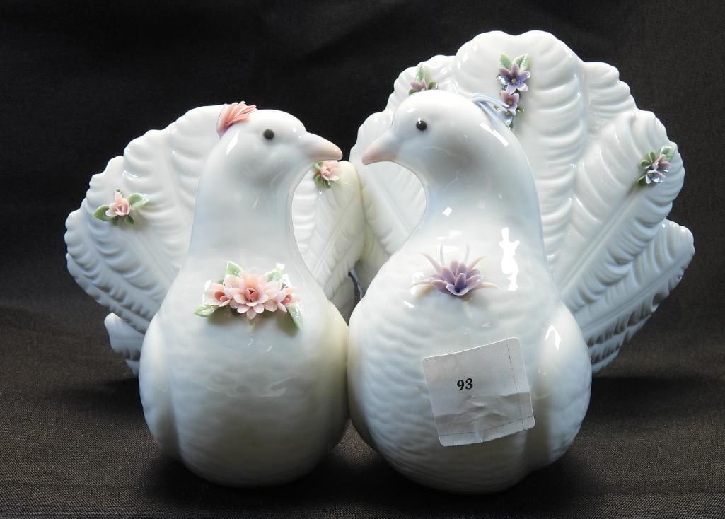 LLADRO Porcelain Figurine, "Kissing Doves With Flowers" #6359, SIGNED AND STAMPED: Lovely and detailed porcelain figurine of kissing doves decorated with delicate flowers, #6359; approximately 5"x 5", the figurine showcases the beautiful and delicate glossy transparent glazes Lladro