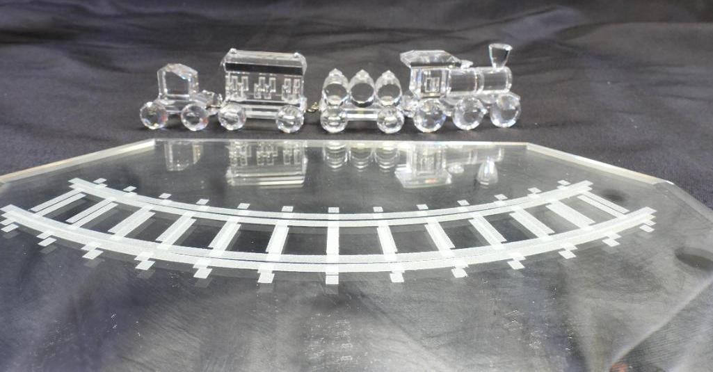 LOT OF 4 SWAROVSKI Austrian Crystal Trains and a Mirrored Track (1 of 5)