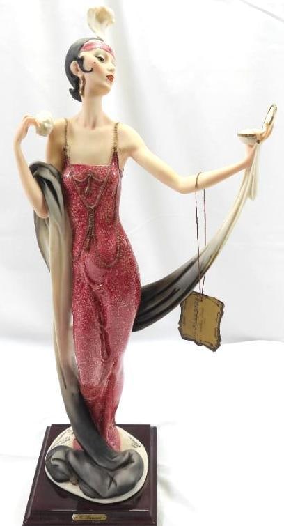 GIUSEPPE ARMANI LIMITED FIGURINE 1987 ''LADY WITH COMPACT / POWDER PUFF / MIRROR'' (1 of 9)