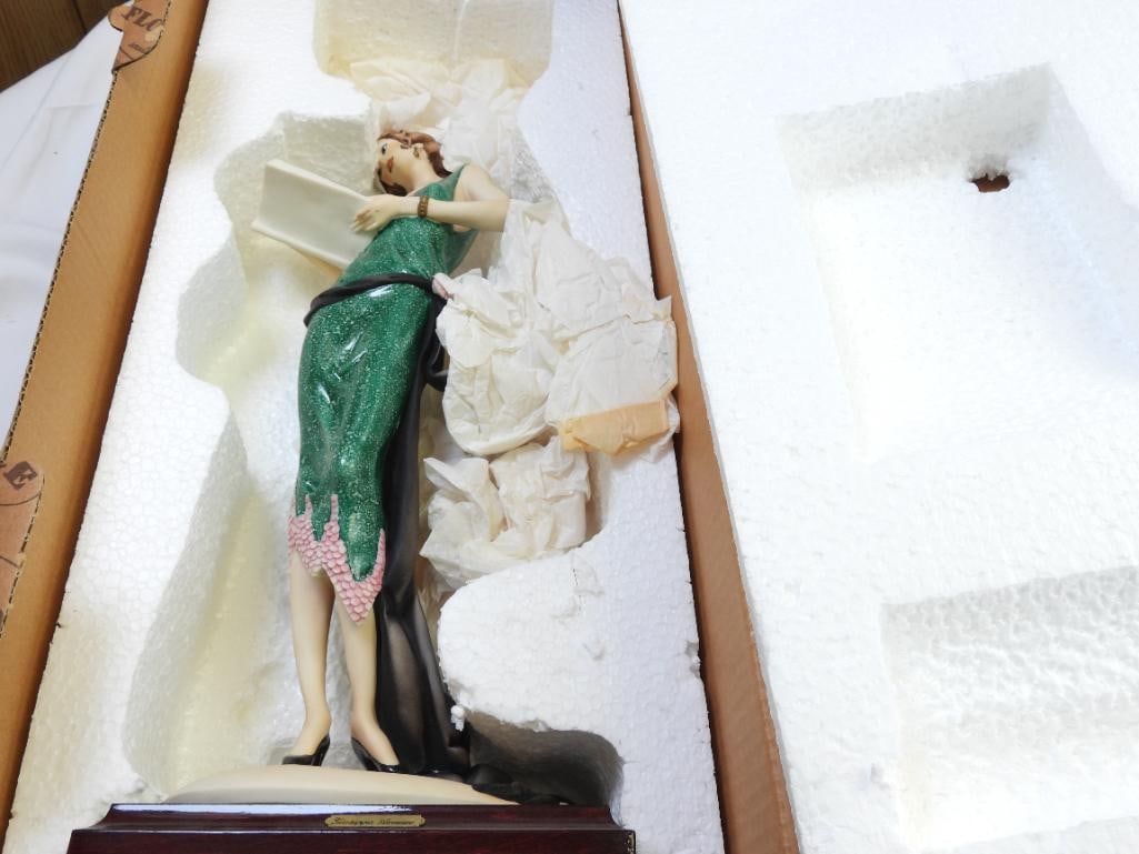 Limited Edition Giuseppe Armani  ''The Book" Lady Sculpture figurine (1 of 12)