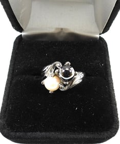 Sterling Silver Genuine Cultured pearls ring black and white SZ 6.5