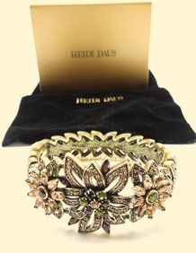 NEW HEIDI DAUS SIGNED Crystal Floral Bracelet