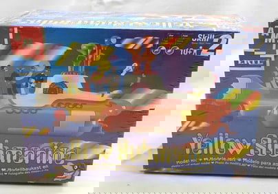 YELLOW SUBMARINE Model Kit by AMT ERTL, 1999,  NEW IN BOX