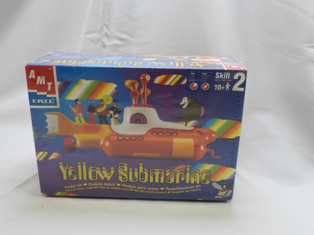 YELLOW SUBMARINE Model Kit by AMT ERTL, 1999,  NEW IN BOX (1 of 4)