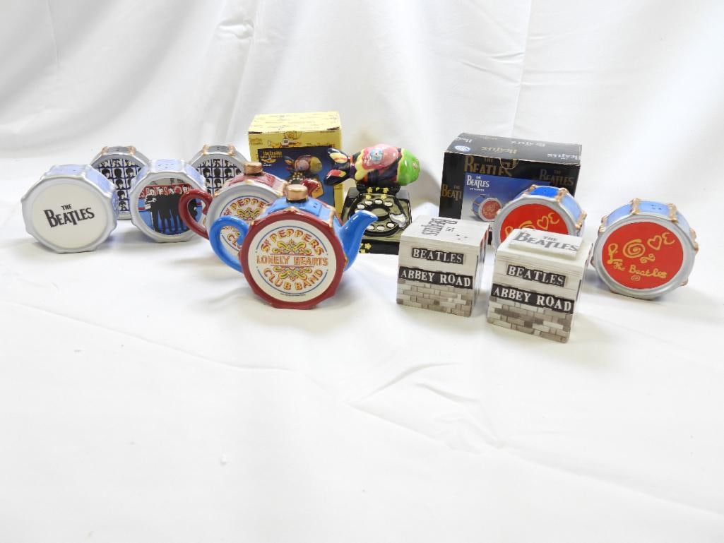 LOT OF 6 SETS of Ceramic Salt and pepper Shakers, 2 BOXED (1 of 14)