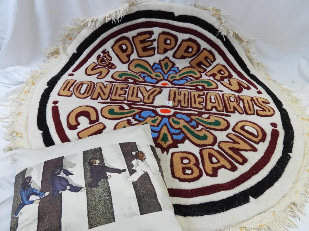 LOT OF 2 Beatles Items Includes Round Rug and Pillow (1 of 6)