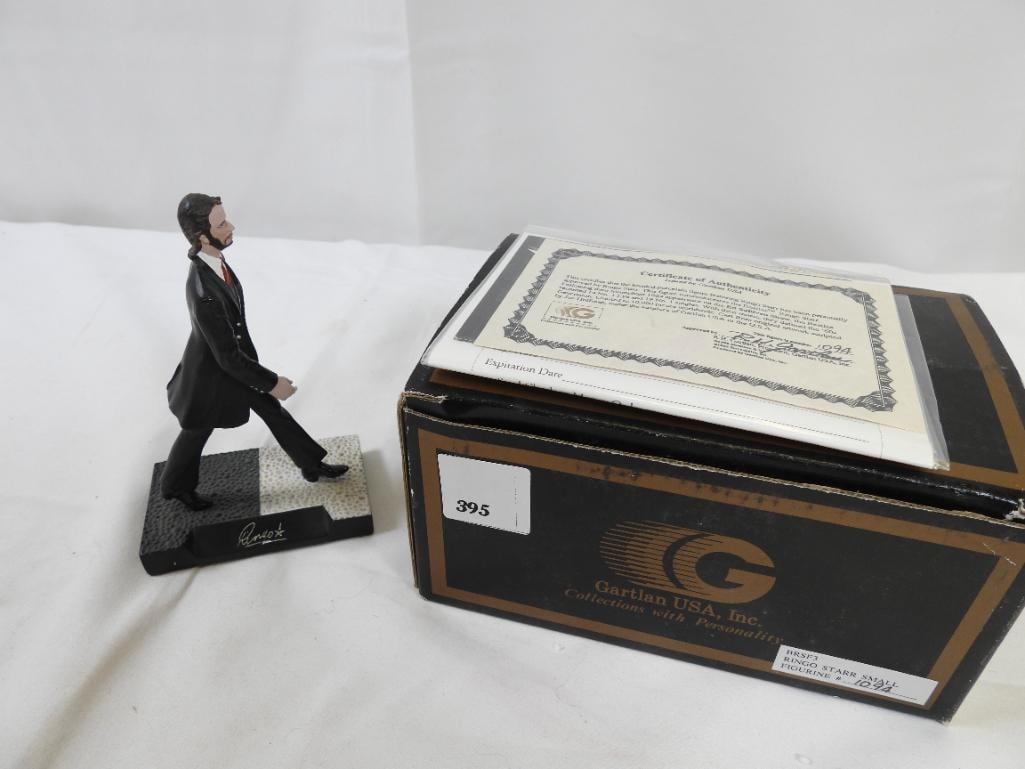 Beatles figurine: Beatles figurine
