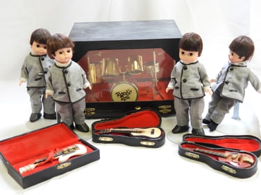 LOT OF 4 "Rock and Roll" Dolls by Madame Alexander, With Stands GOES WITH LOT 119 DRUMS GUITAR ACCES