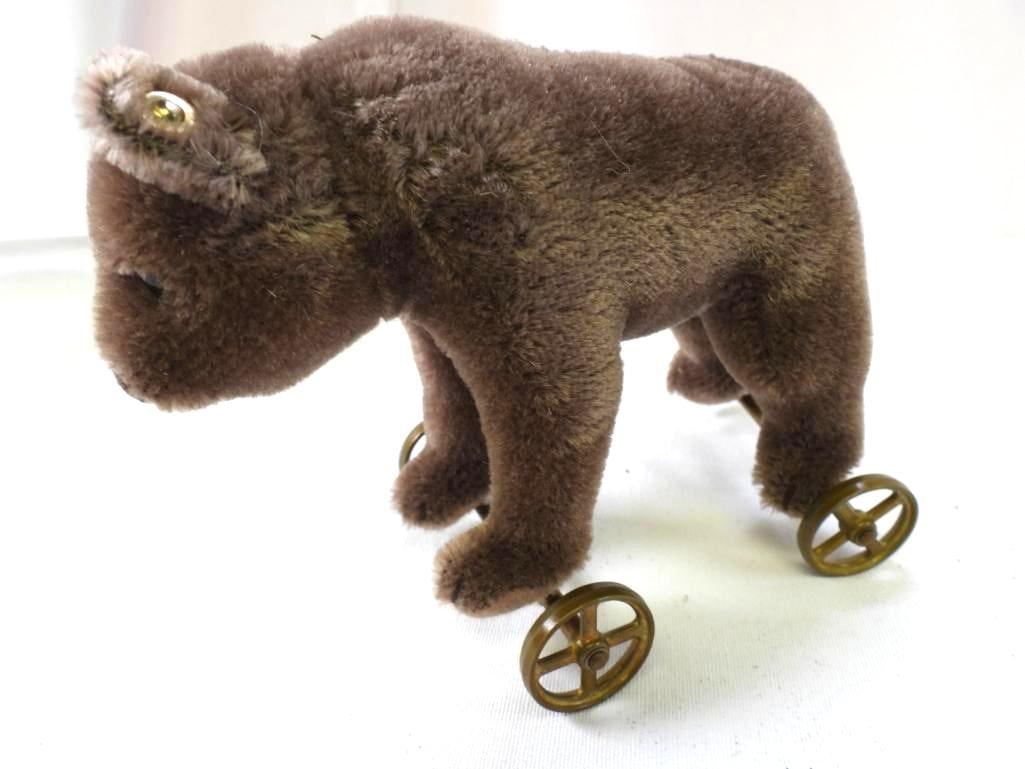 Vintage STEIFF 7" long bear on wheels (1 of 6)