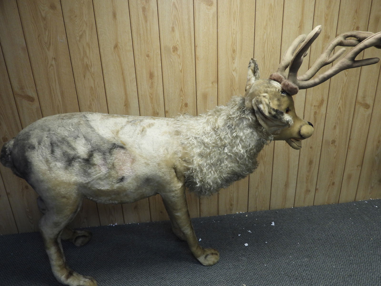 Steiff LIFESIZE Reindeer Deer Plush over 7 feet LONG (1 of 7)