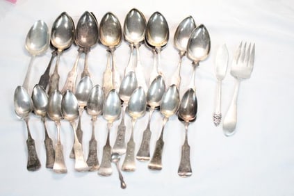 Antique Sterling silver 28 PIECES of Flatware Weighs 979.0 grams