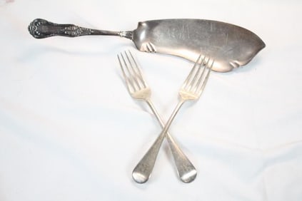 Antique Tiffany & company silver Fish spoon & 2 forks 269 grams