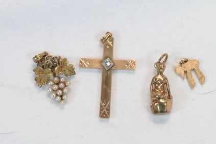 14 kt gold Chai, cross, figural and grapes pendant 7.7 grams