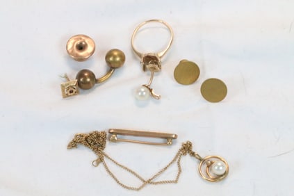 Lot of 14kt gold thin chain, button tux links, ring shank without stone, pins. Total weight is 11.3