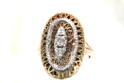 14Kt White and Yellow Gold ladies 3 diamond ring 5 grams Size