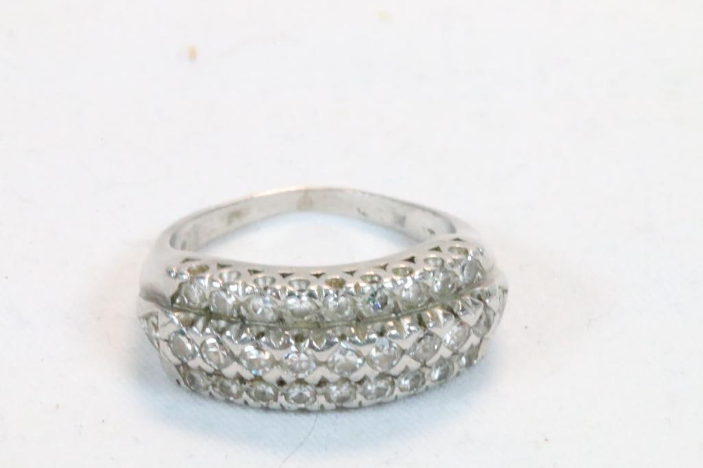 18kt white gold 3 row diamond ladies ring  6.6 grams Size 5.75 (1 of 4)