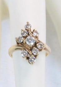 14kt yellow gold diamond cluster ring 4.7 grams Size