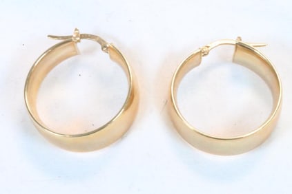 14kt Gold Italy wide hoop pierced earrings 3.1 grams