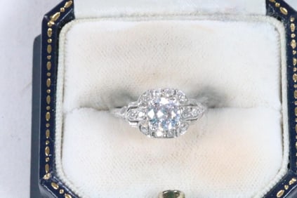 Platinum Antique Diamond and Quartz Ring Size 7 weighs 2.6 grams
