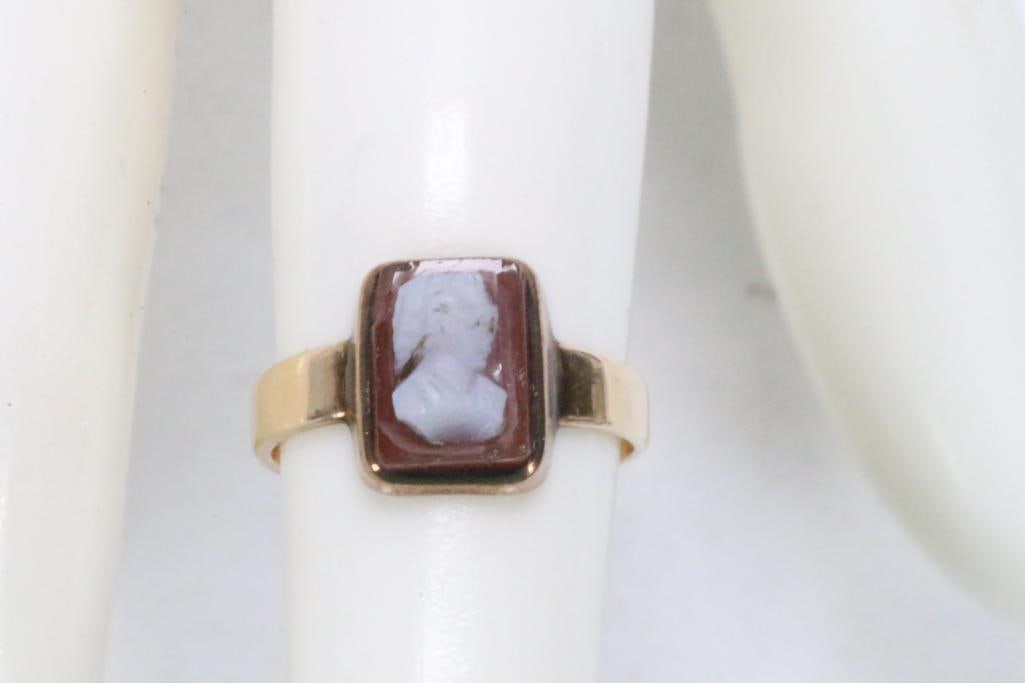 14kt gold cameo ring  1.9 grams. Size: 4. (1 of 4)