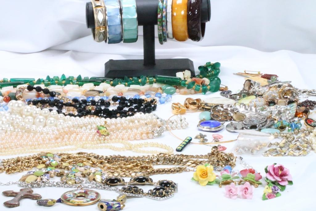 Costume Jewelry Lot Some vintage (1 of 10)