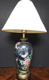 Chinoiserie lamp, Chinese porcelain table lamp with floral design