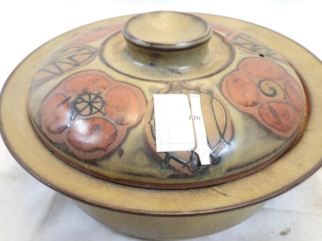 Vintage Otagirl Pottery Original Covered Baking Dish Casserole: Otagirl Original Covered Baking Dish Casserole, approx. 8.5" x 2.5"